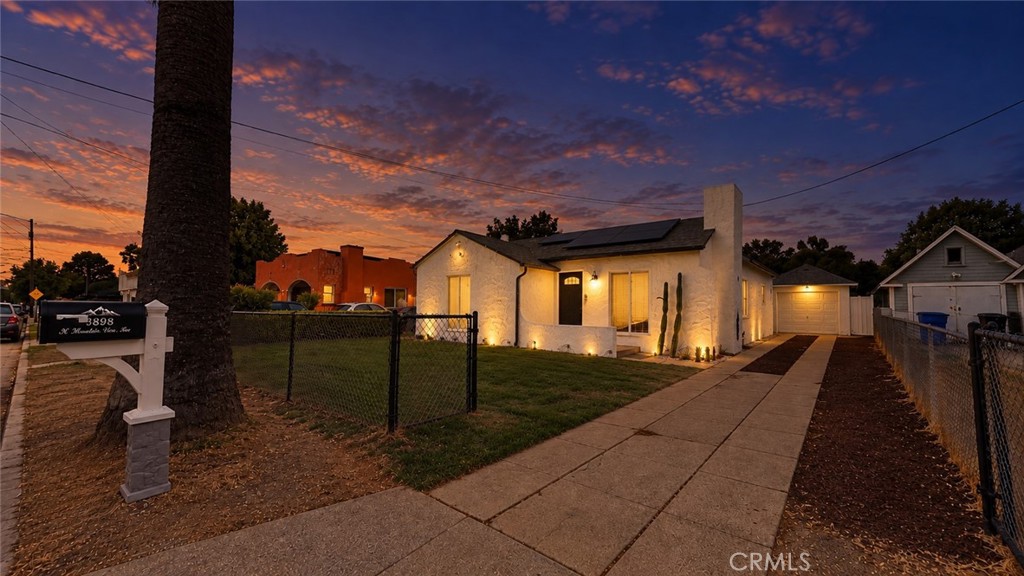 3898 N Mountain View Property Photo 17