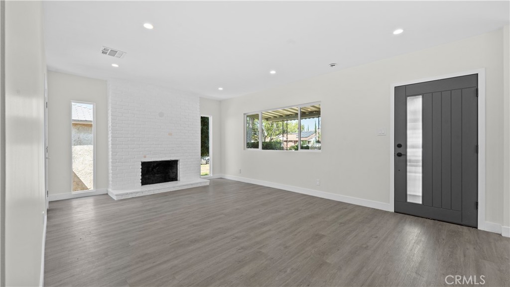 1230 Spazier Avenue Property Photo 7