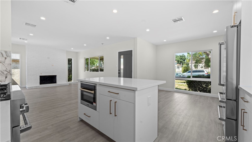 1230 Spazier Avenue Property Photo 15