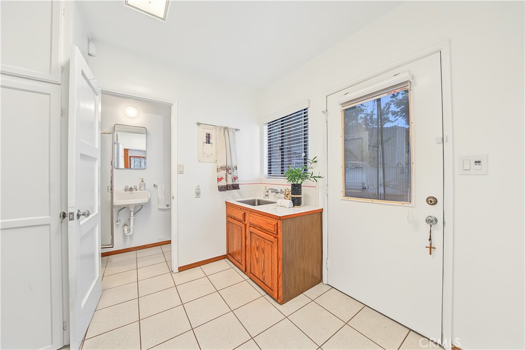 12105 Rideout Place Property Photo 32
