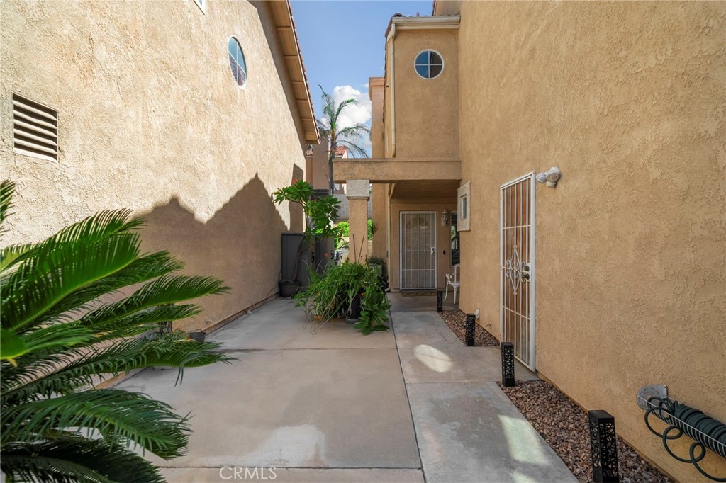 11809 Alabaster Court Property Photo 2