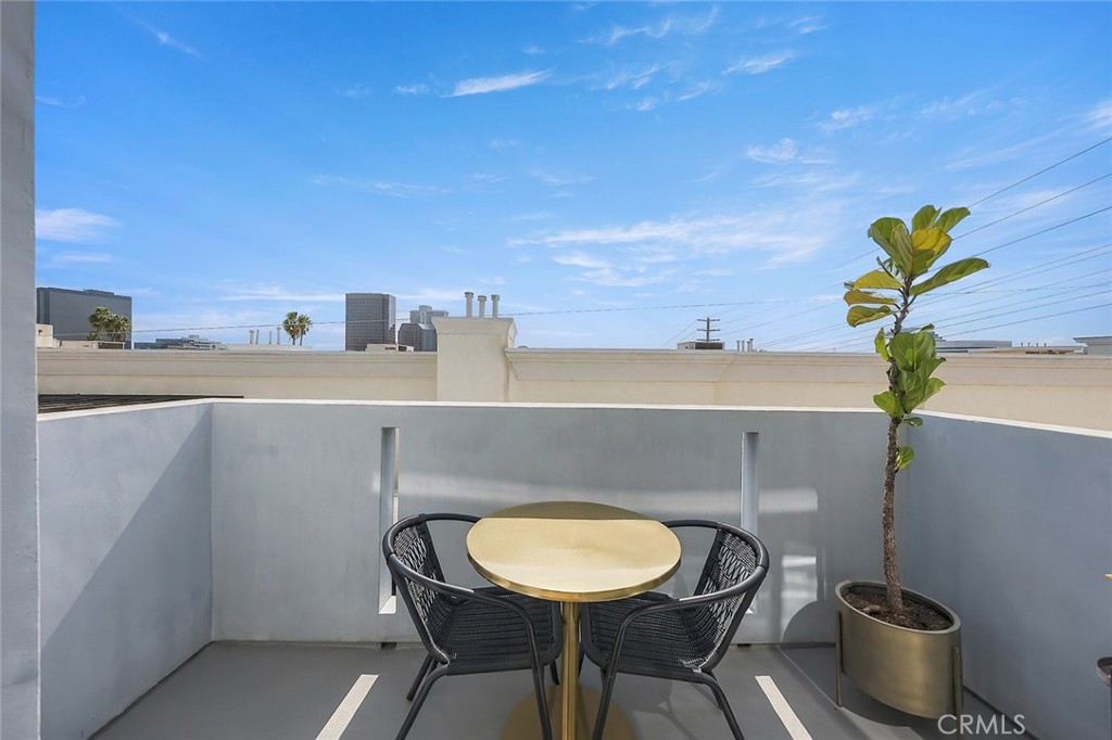 900 S Westgate Ph4 Property Photo 4