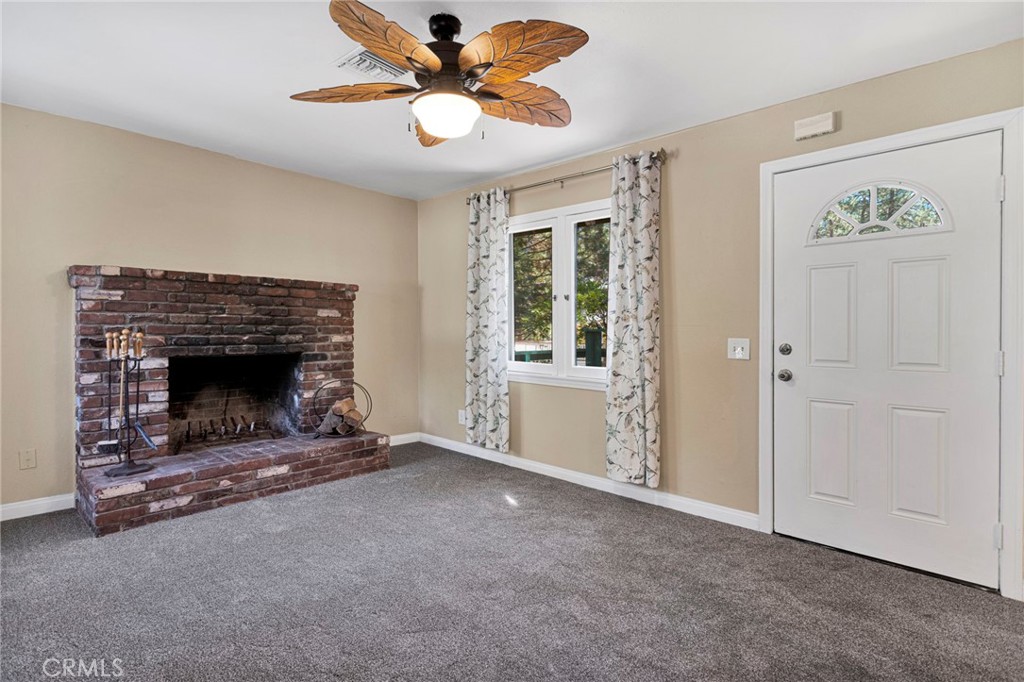 1038 Robin Ln. Property Photo 7