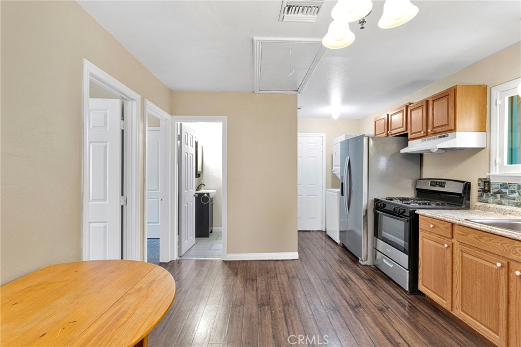 1038 Robin Ln. Property Photo 13