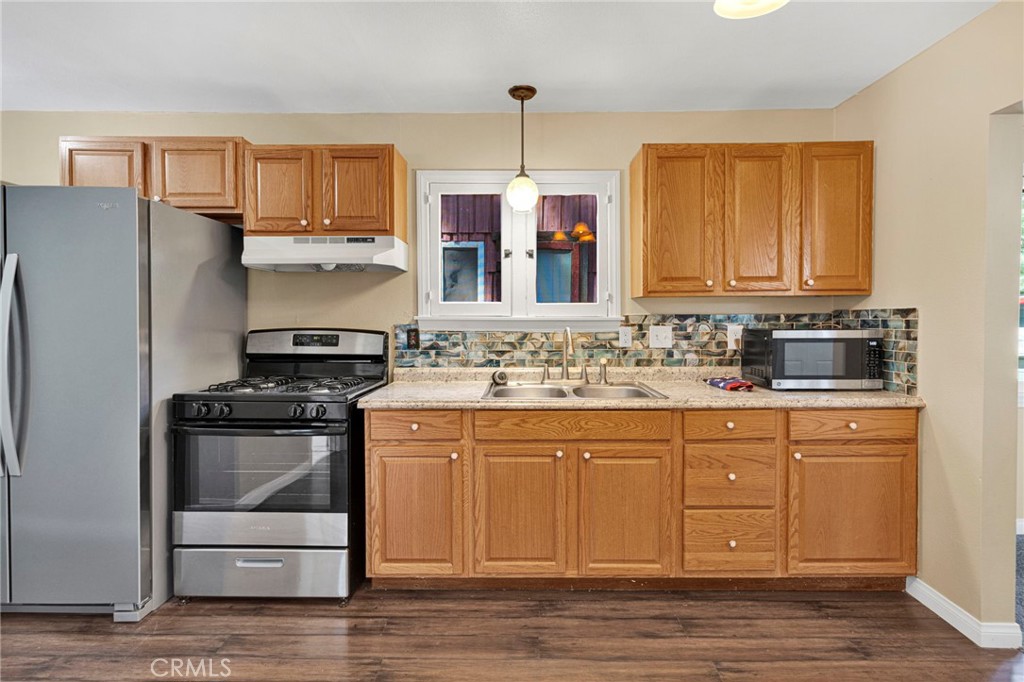 1038 Robin Ln. Property Photo 14