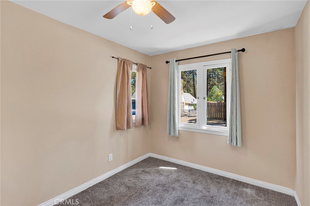 1038 Robin Ln. Property Photo 18