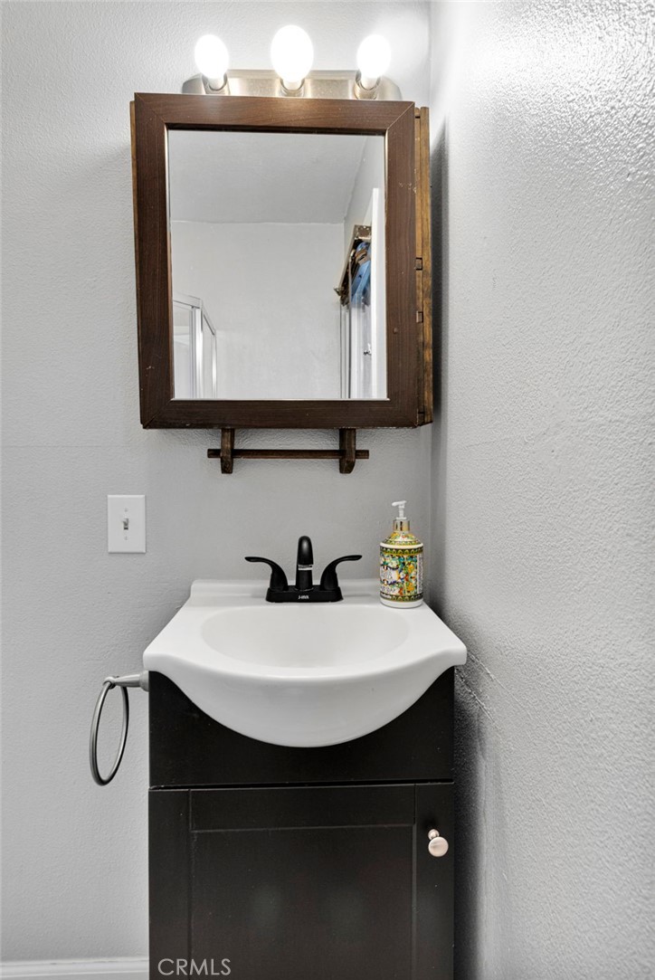 1038 Robin Ln. Property Photo 23