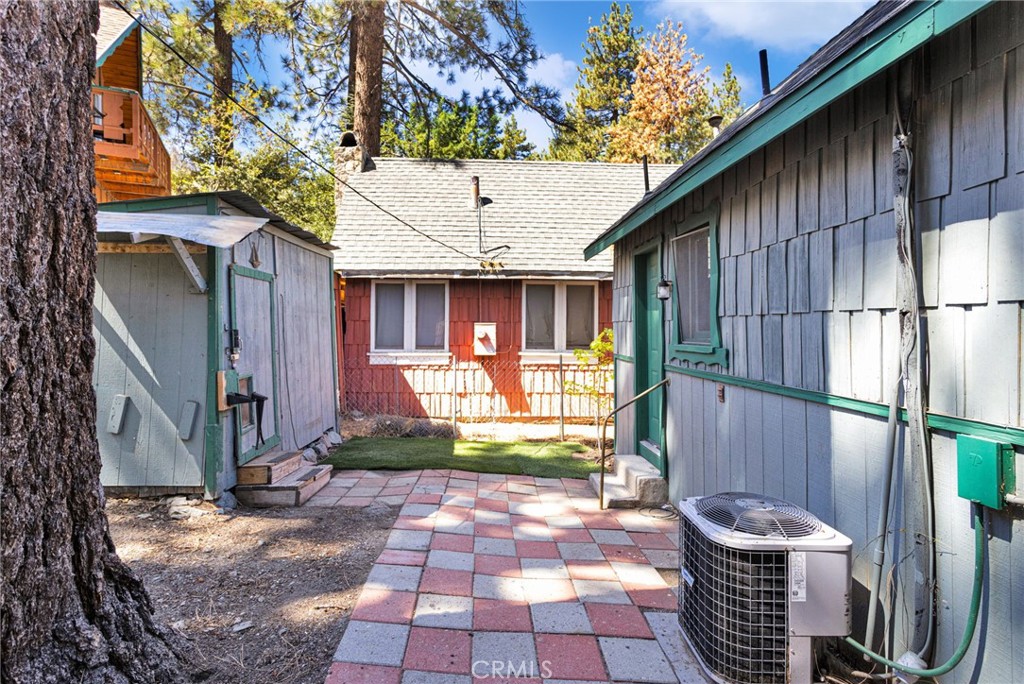 1038 Robin Ln. Property Photo 29
