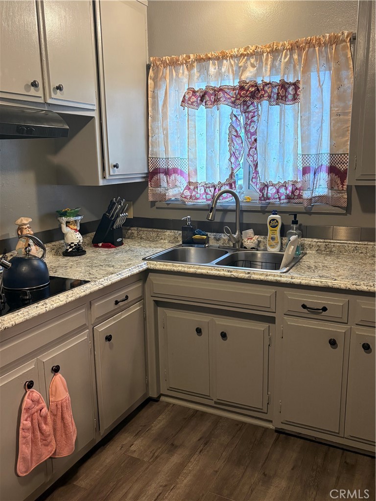 395 Jade Property Photo 3