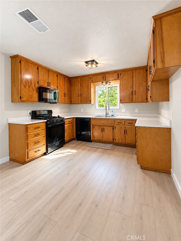 3024 W Wilson Property Photo 2