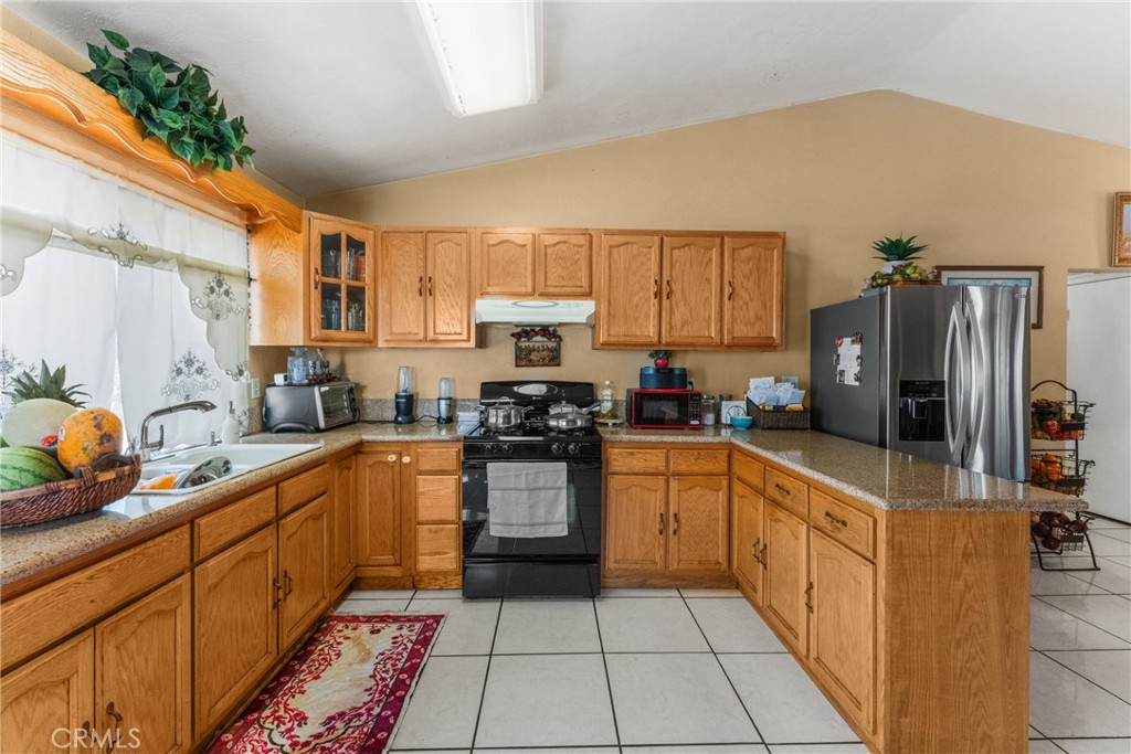 14394 Hillcrest Property Photo 9