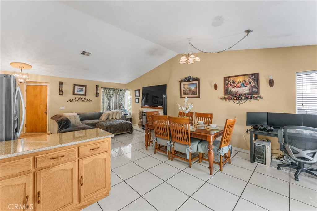 14394 Hillcrest Property Photo 11