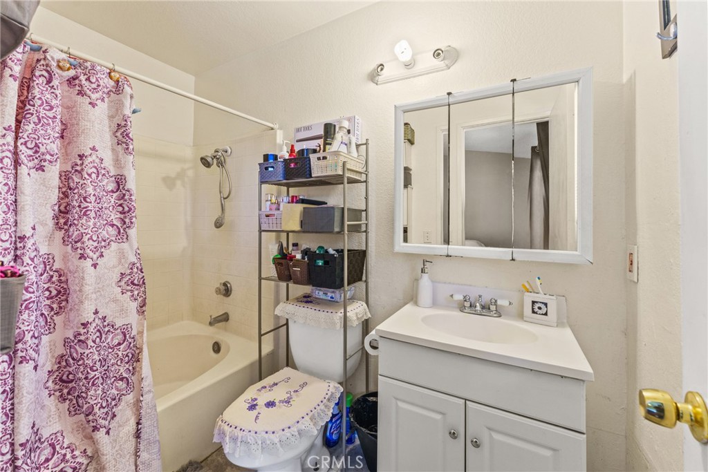 14394 Hillcrest Property Photo 16