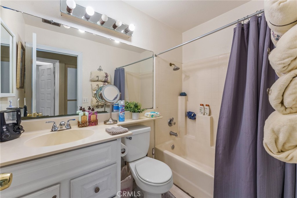 14394 Hillcrest Property Photo 19