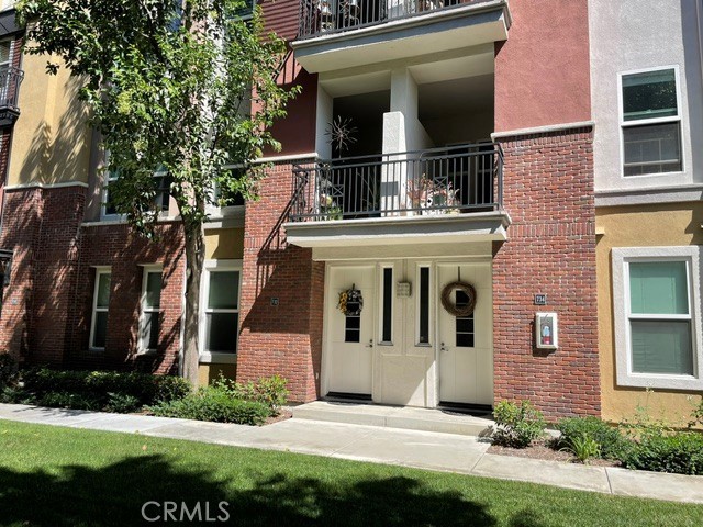 732 W 1st Street Property Photo 2