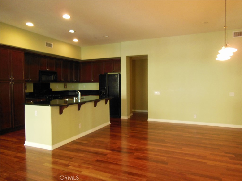 732 W 1st Street Property Photo 13