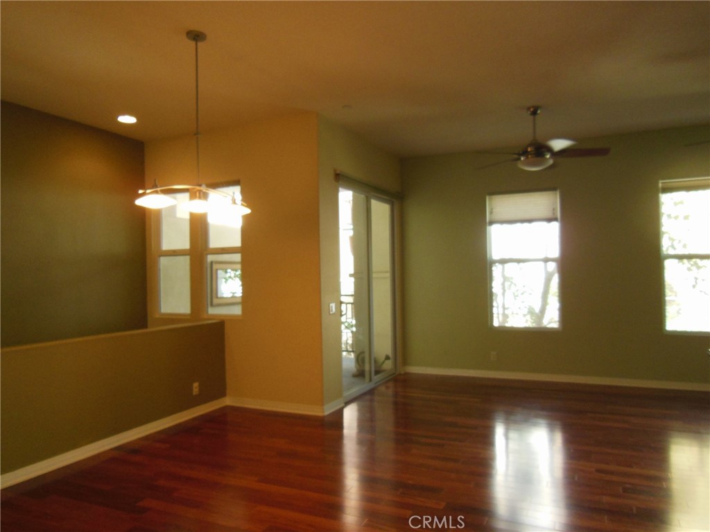 732 W 1st Street Property Photo 15