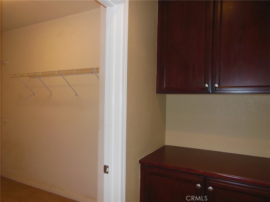 732 W 1st Street Property Photo 19