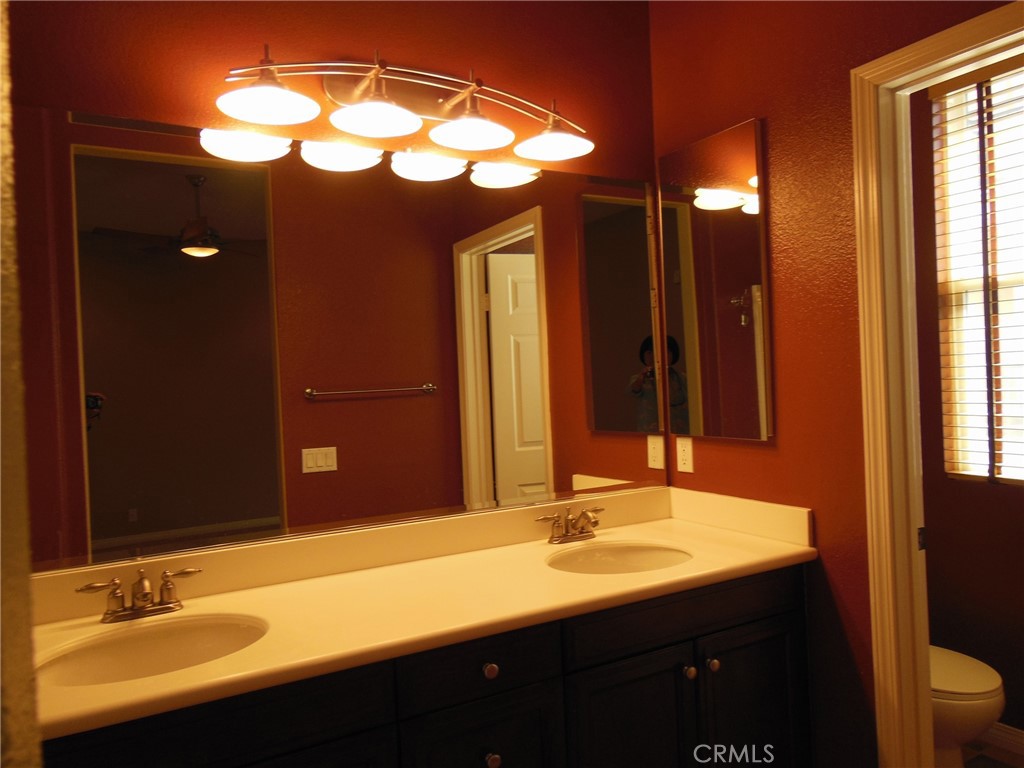 732 W 1st Street Property Photo 20