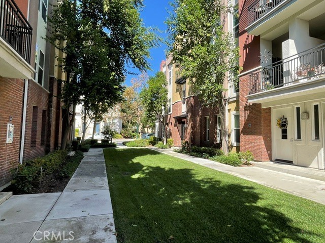 732 W 1st Street Property Photo 24