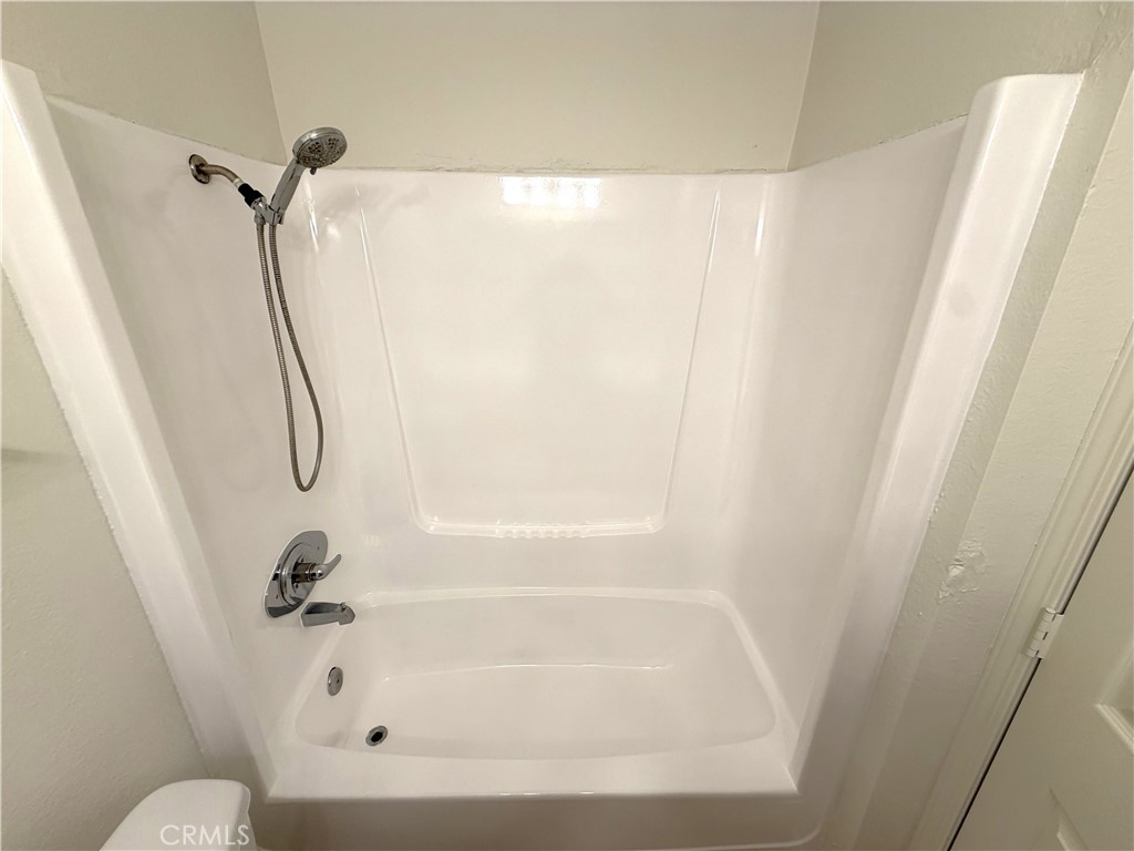 3940 Ocean View Boulevard Property Photo 10
