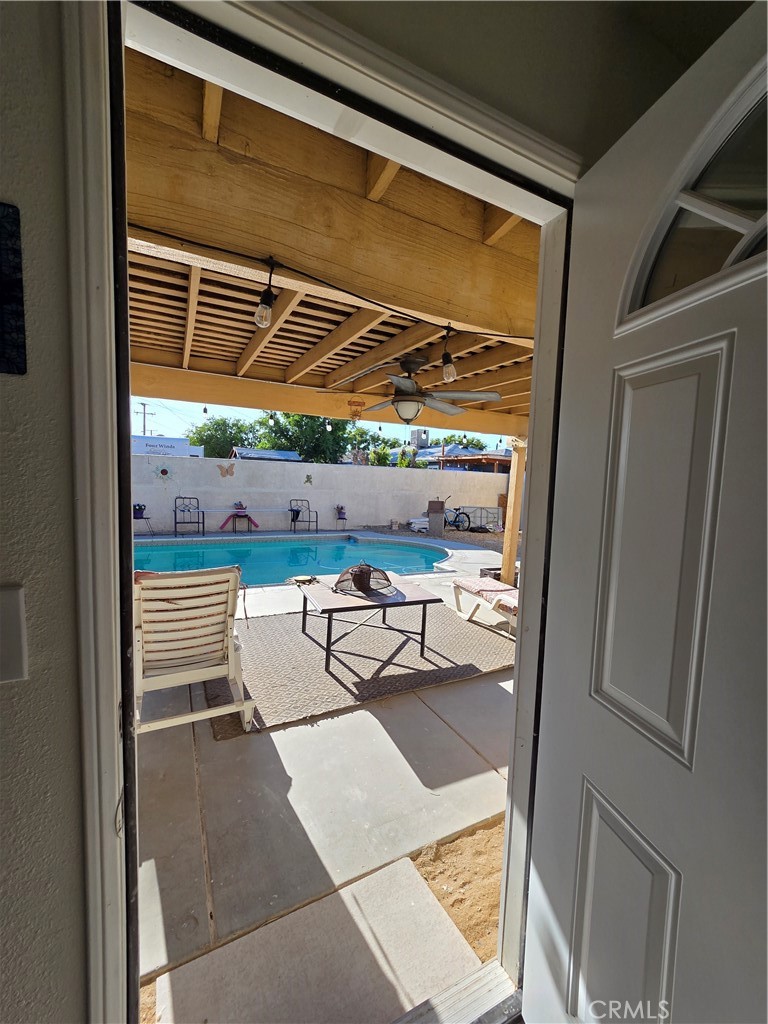 16437 Live Oak Property Photo 3
