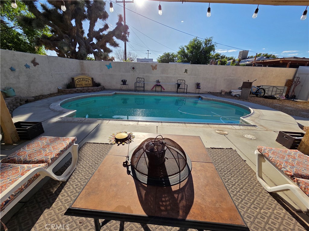 16437 Live Oak Property Photo 9