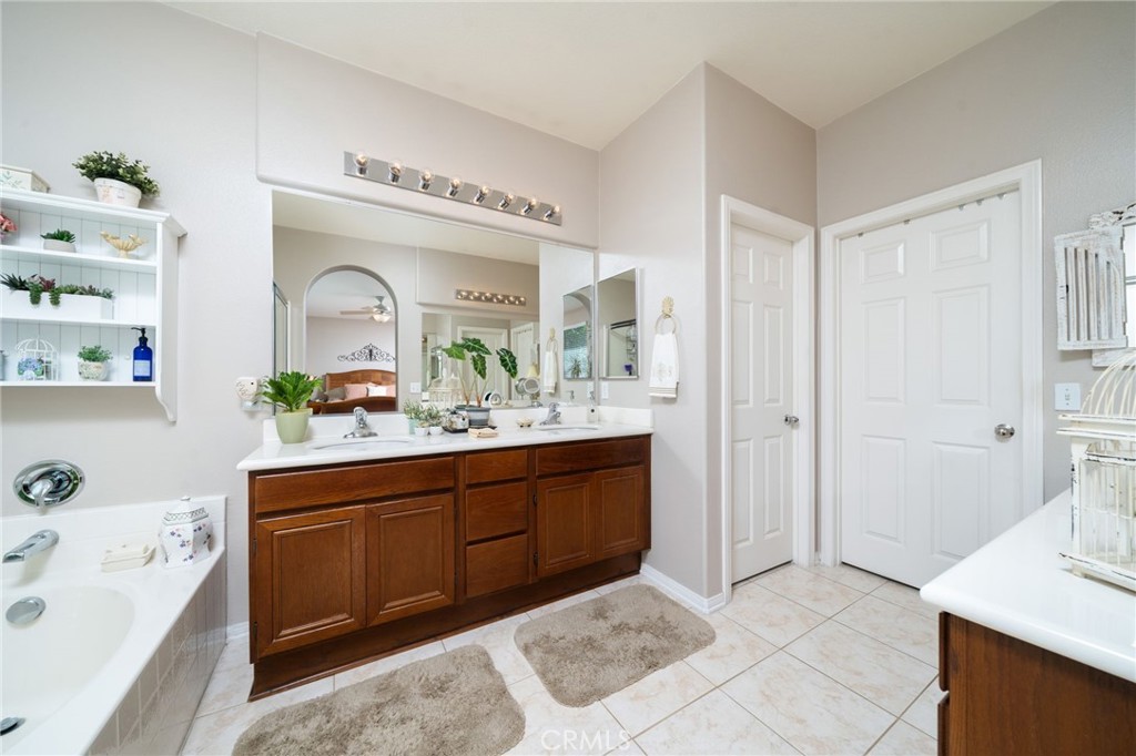 1461 Desert Star Drive Property Photo 29