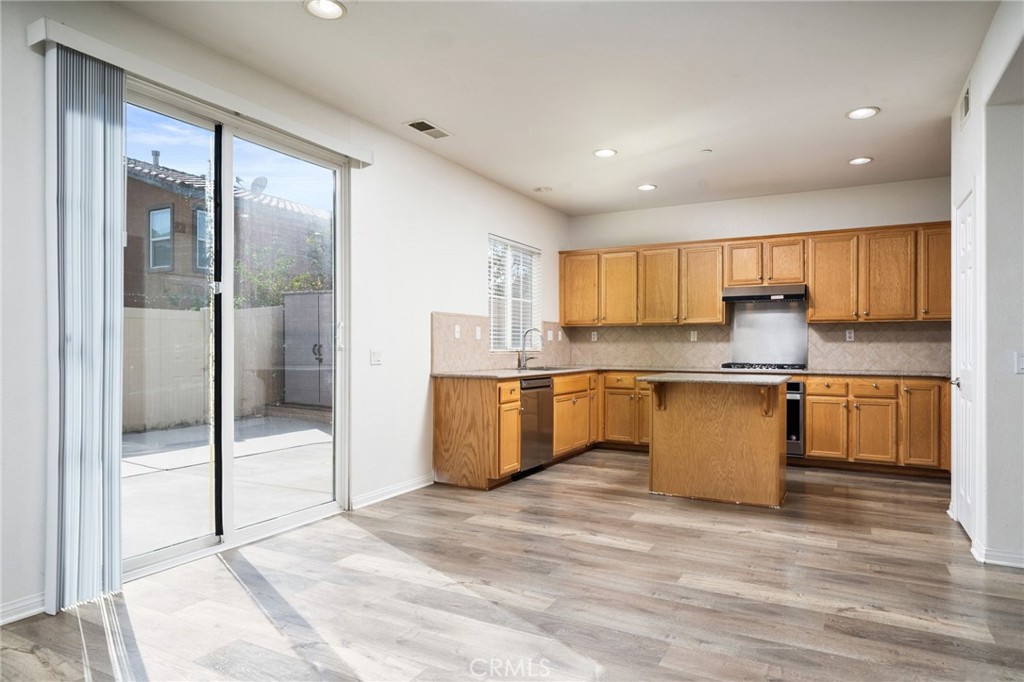 4588 Vincent Way Property Photo 12