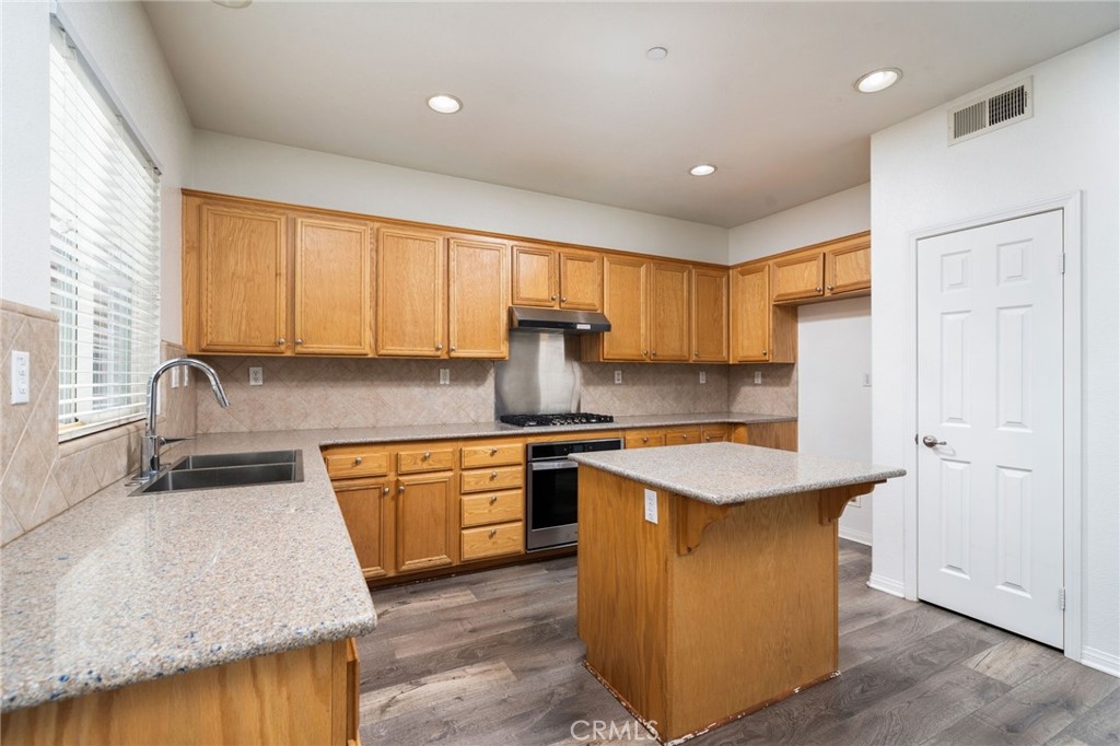 4588 Vincent Way Property Photo 14