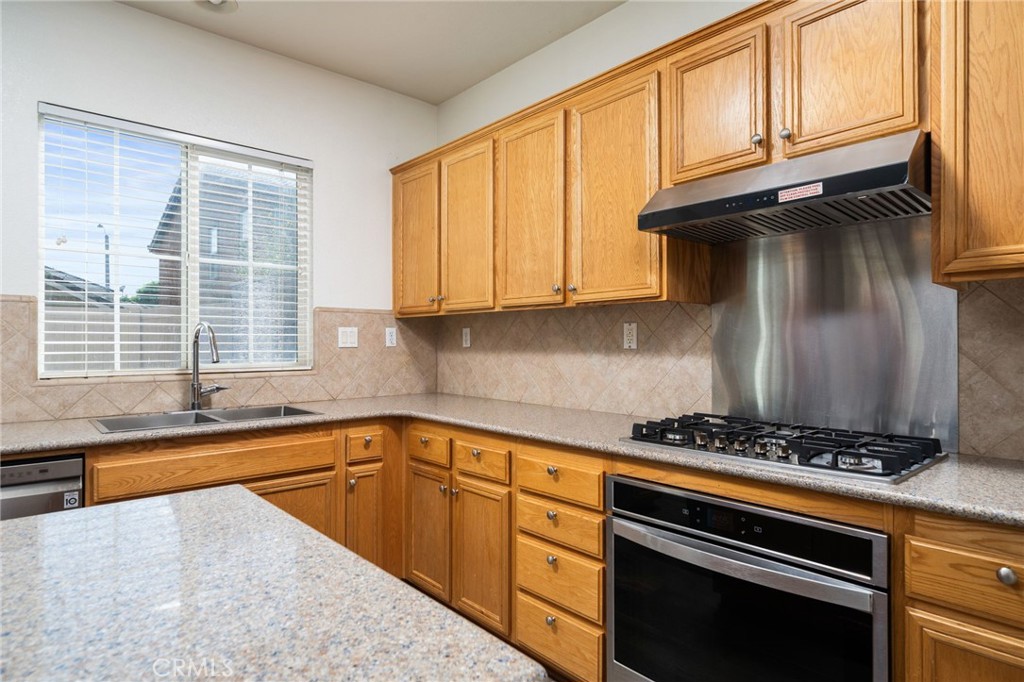4588 Vincent Way Property Photo 15
