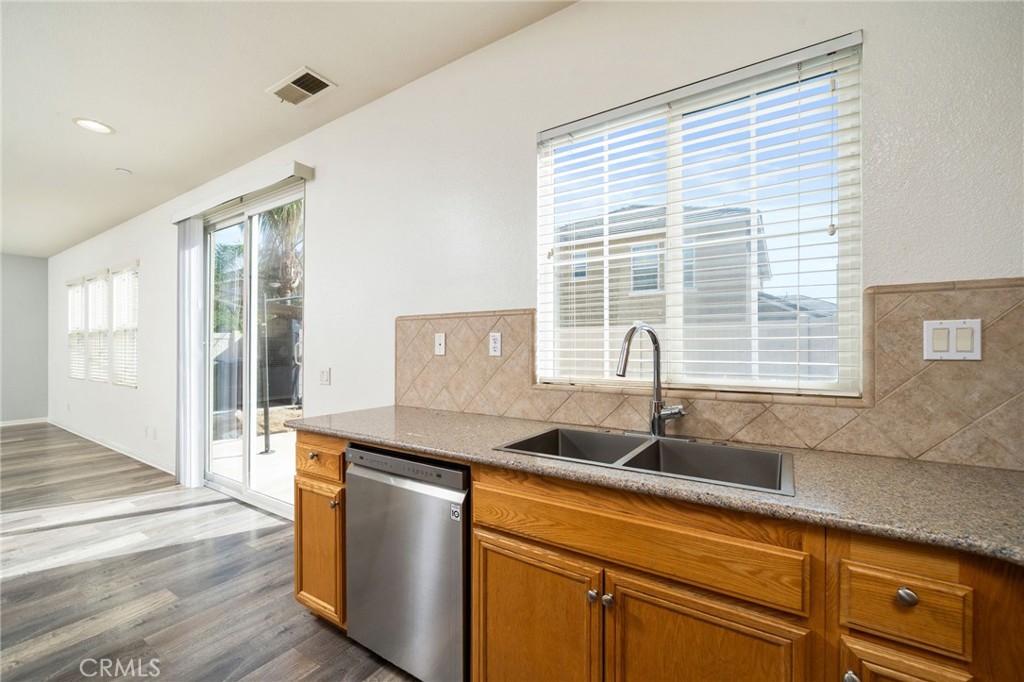 4588 Vincent Way Property Photo 16