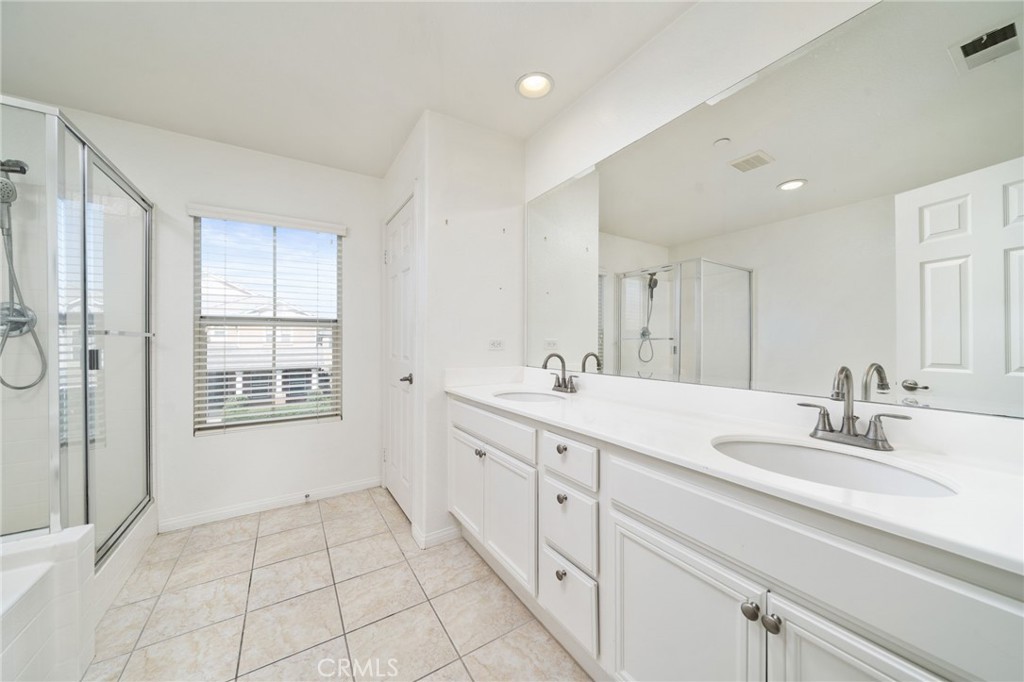 4588 Vincent Way Property Photo 28
