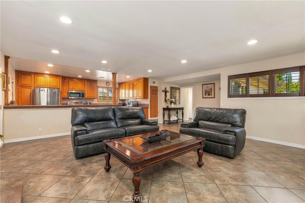 14933 Merrill Avenue Property Photo 9