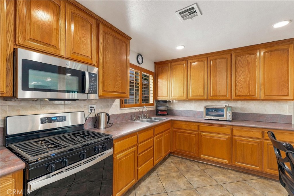 14933 Merrill Avenue Property Photo 17