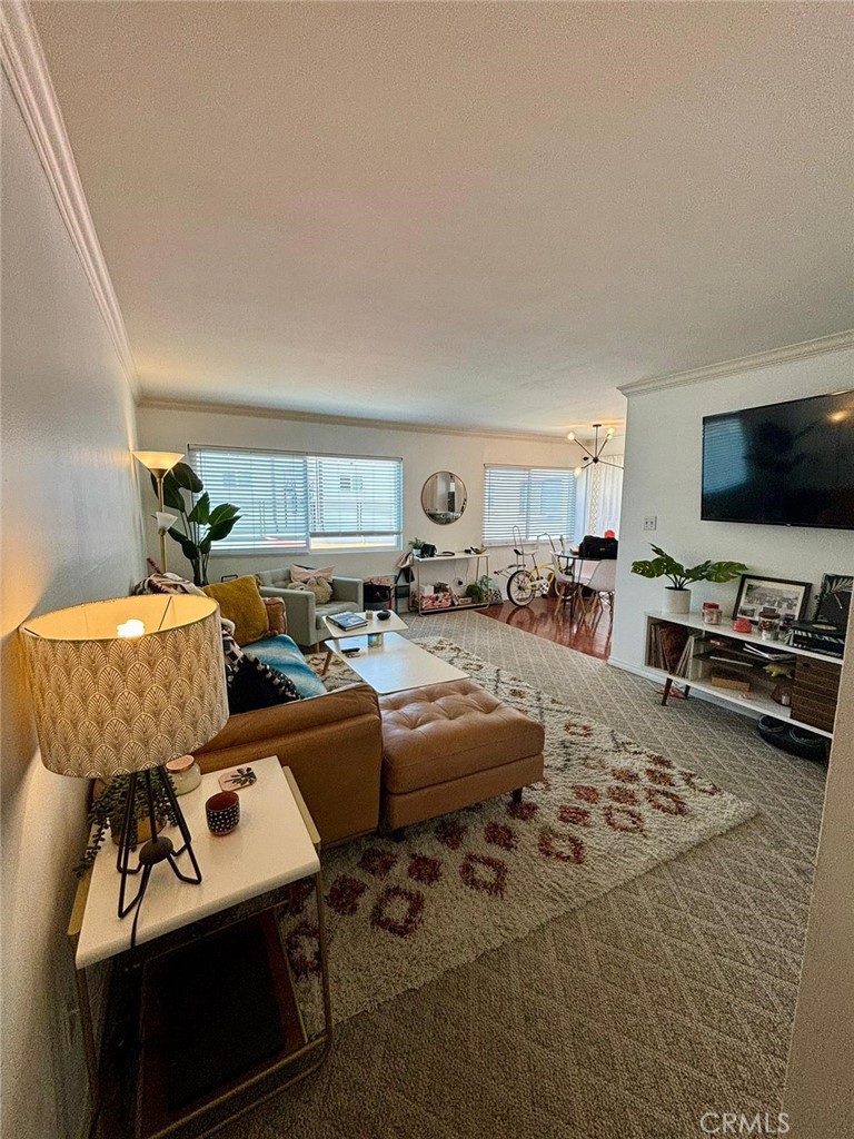 615 E Broadway 203 Property Photo 1