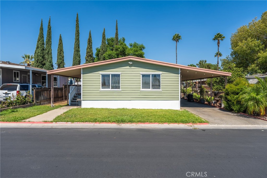 1025 S Riverside Avenue 121 Property Photo 1