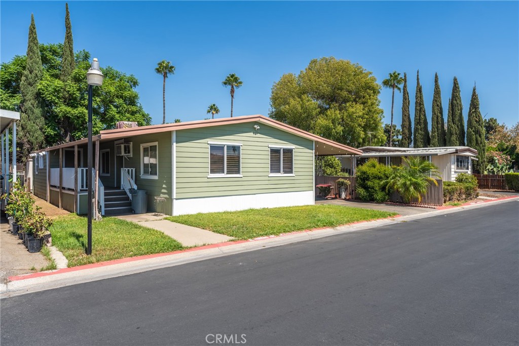 1025 S Riverside Avenue 121 Property Photo 2