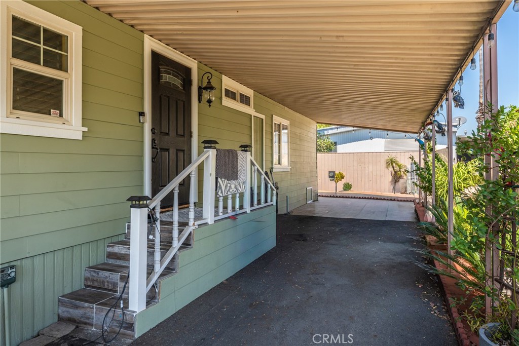 1025 S Riverside Avenue 121 Property Photo 3