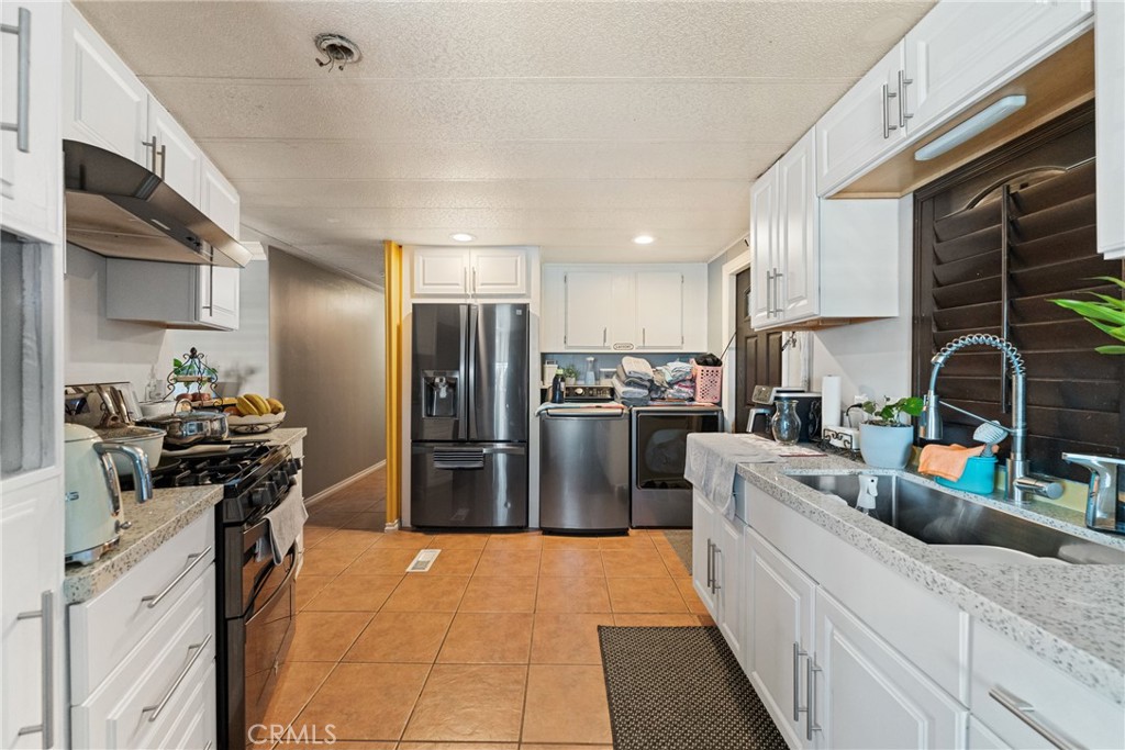 1025 S Riverside Avenue 121 Property Photo 8