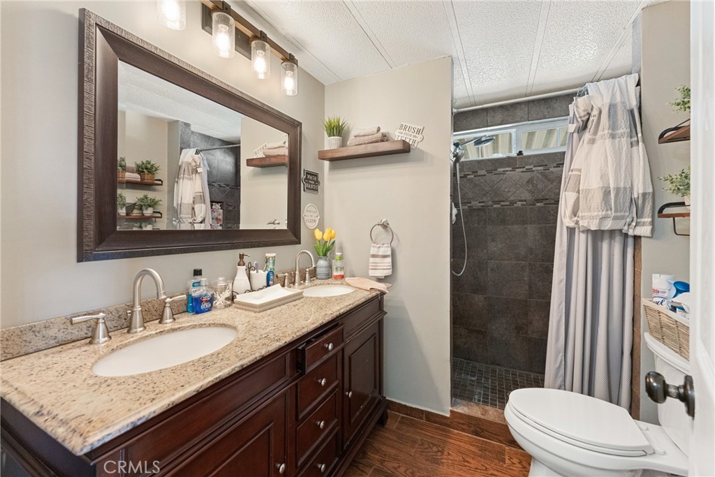 1025 S Riverside Avenue 121 Property Photo 16