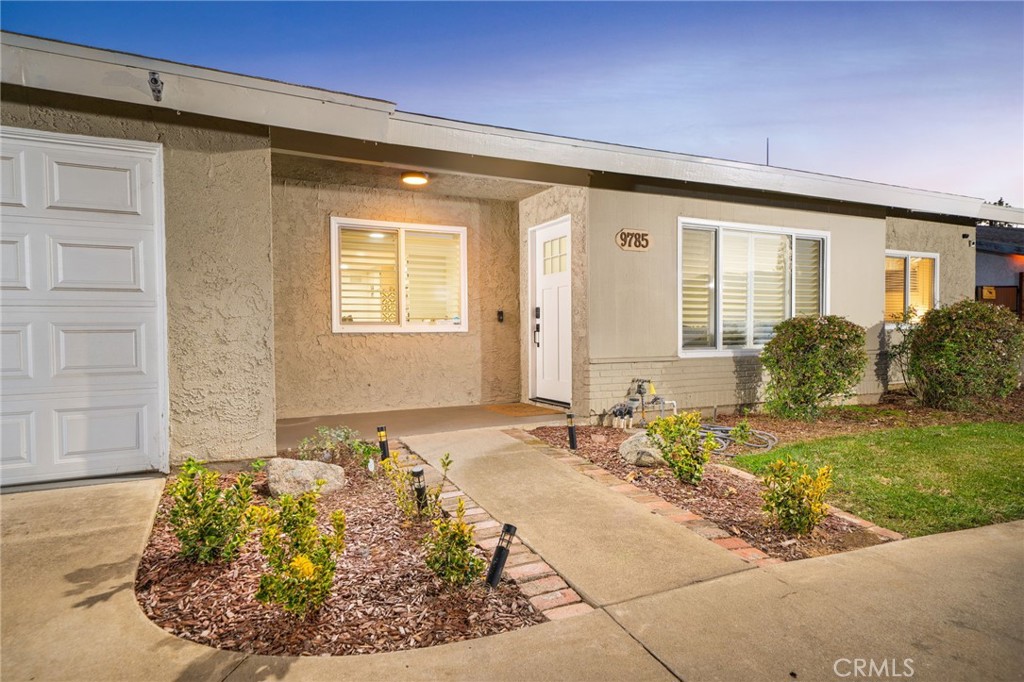 9785 Estacia Court Property Photo 2