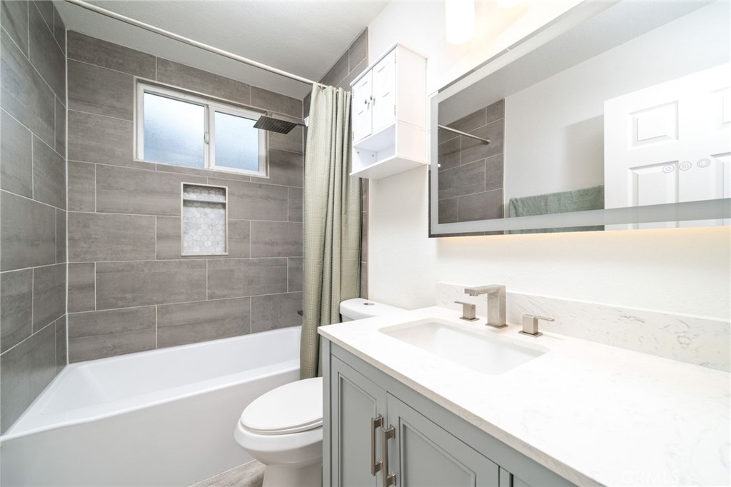9785 Estacia Court Property Photo 18