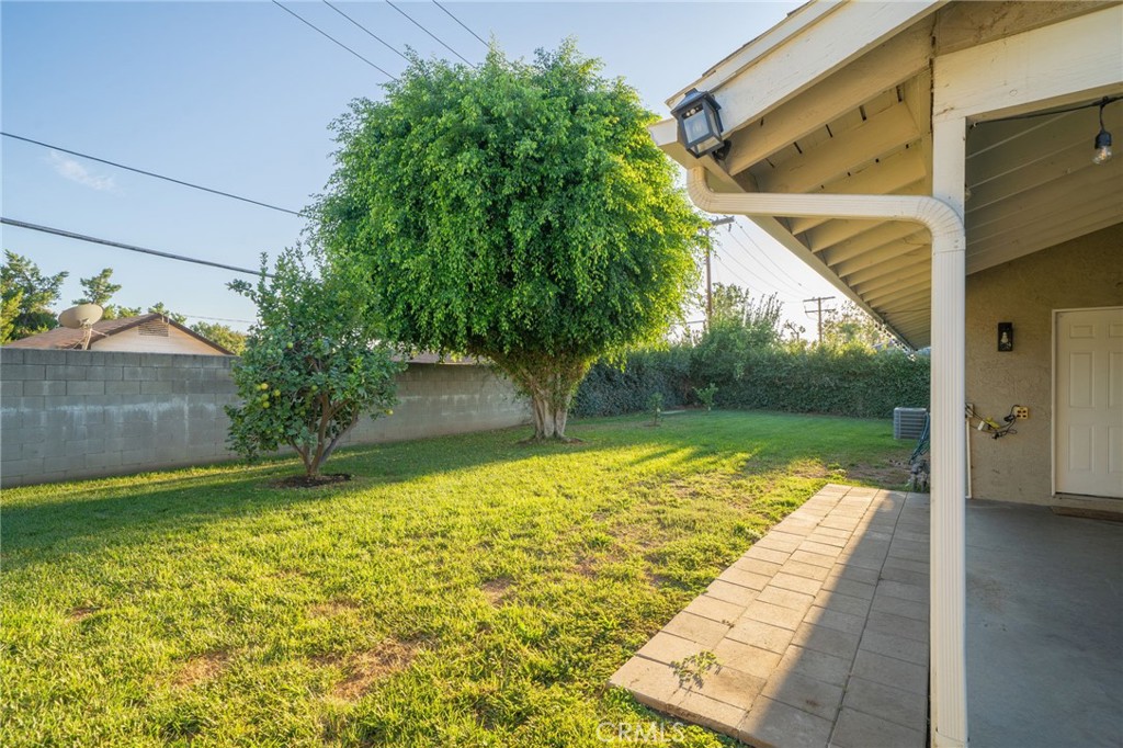 9785 Estacia Court Property Photo 24