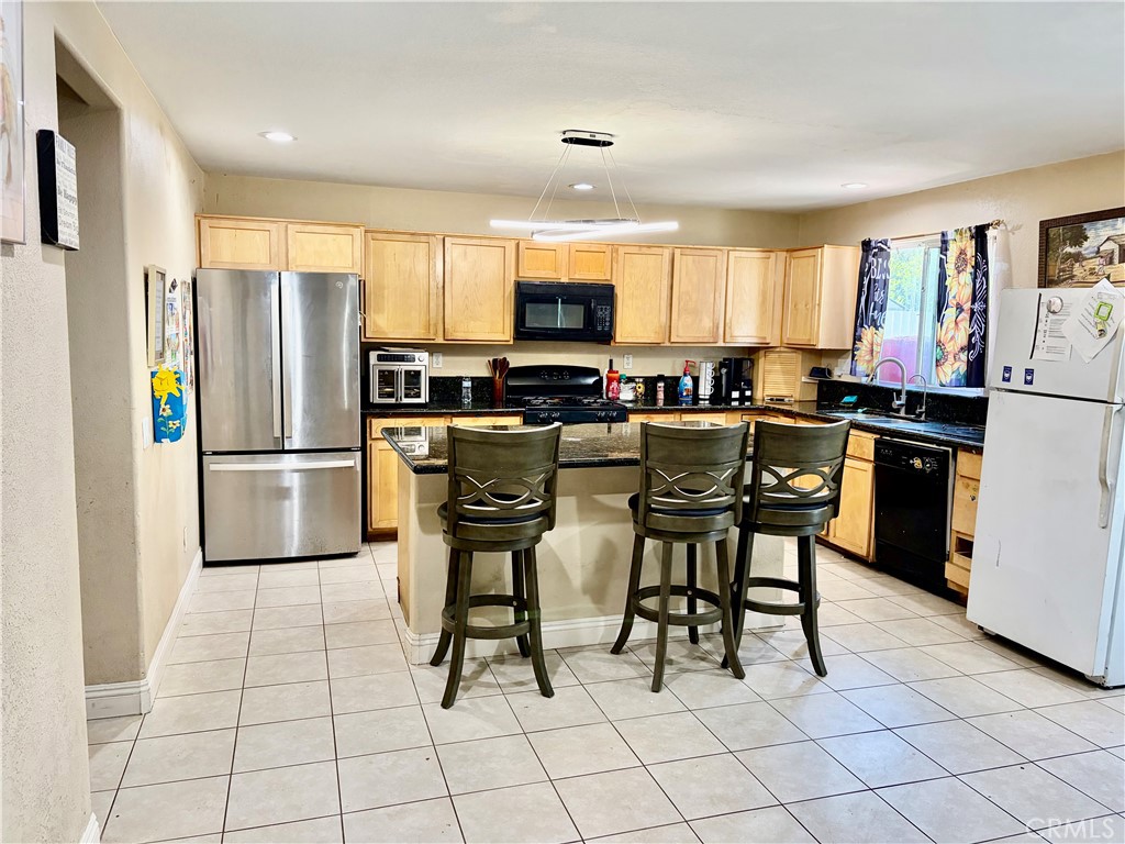 423 Madrid Property Photo 8