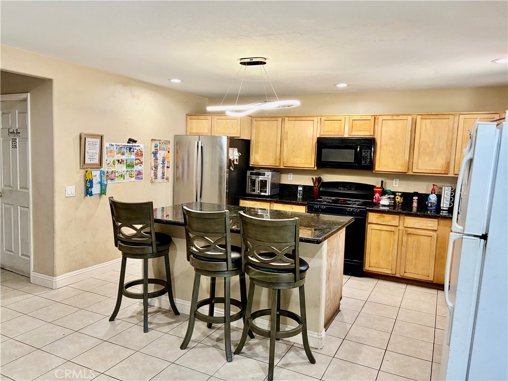 423 Madrid Property Photo 9