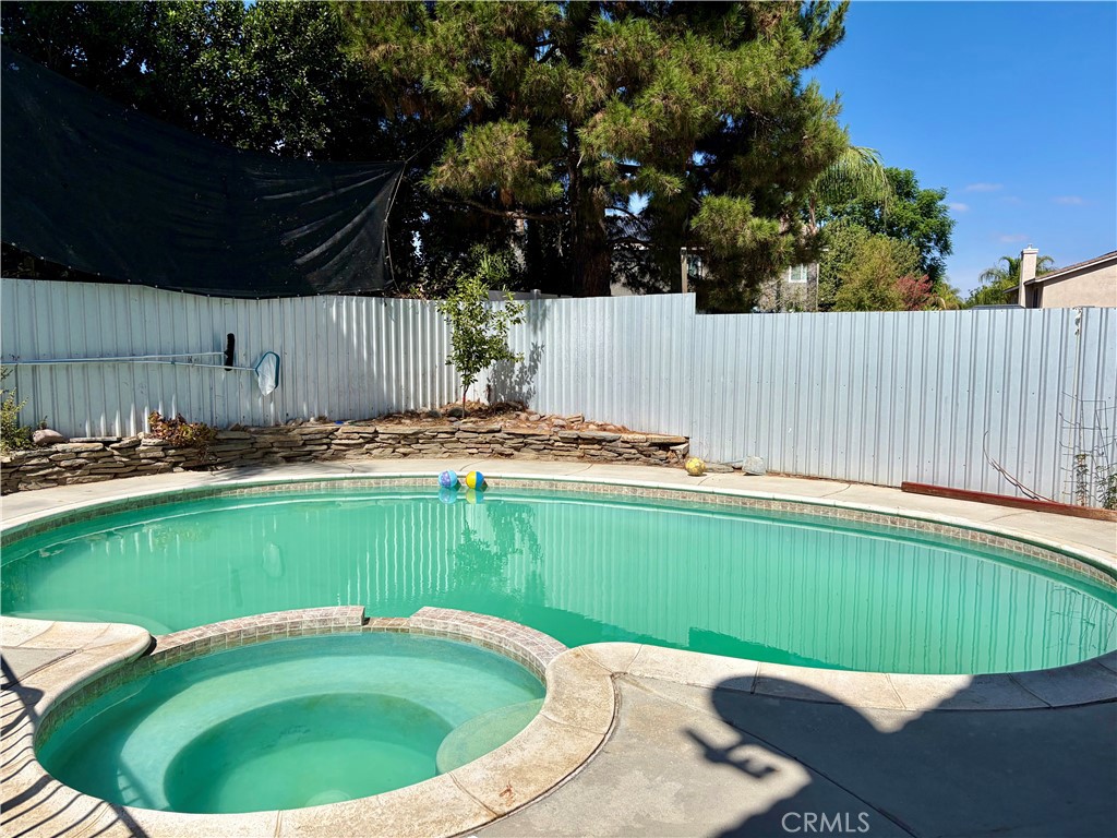 423 Madrid Property Photo 16