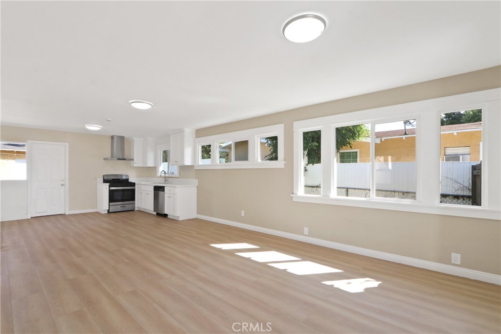 523 Randolph Street Property Photo 4