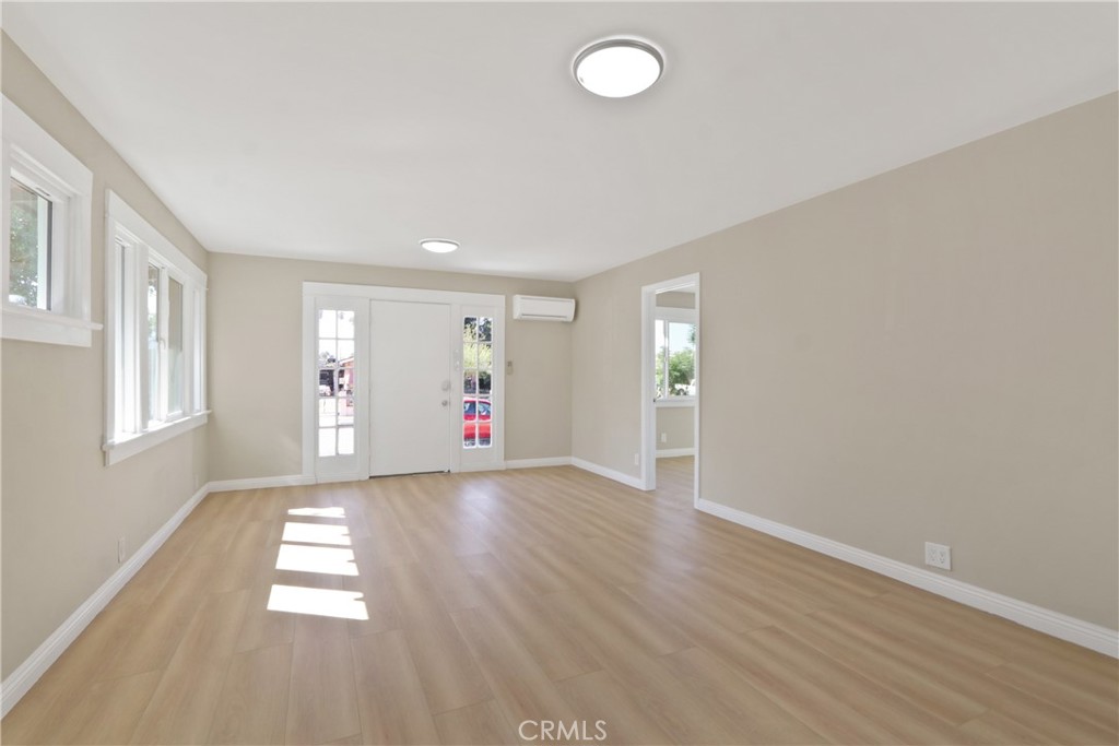 523 Randolph Street Property Photo 5