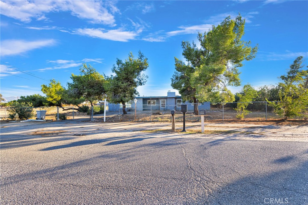 17047 Eucalyptus Street Property Photo 2
